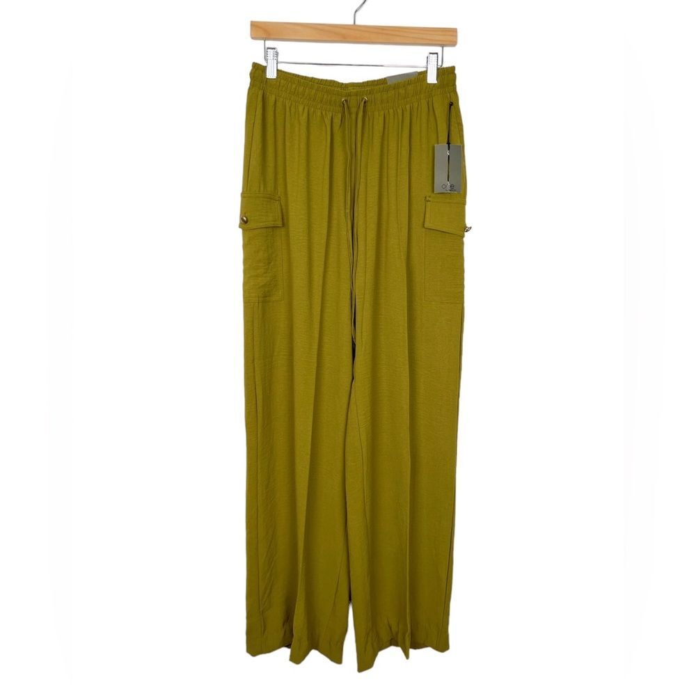 One by chapter one NWT Green Stretch HighWaist Pull On Wide Leg Minimalist Pants